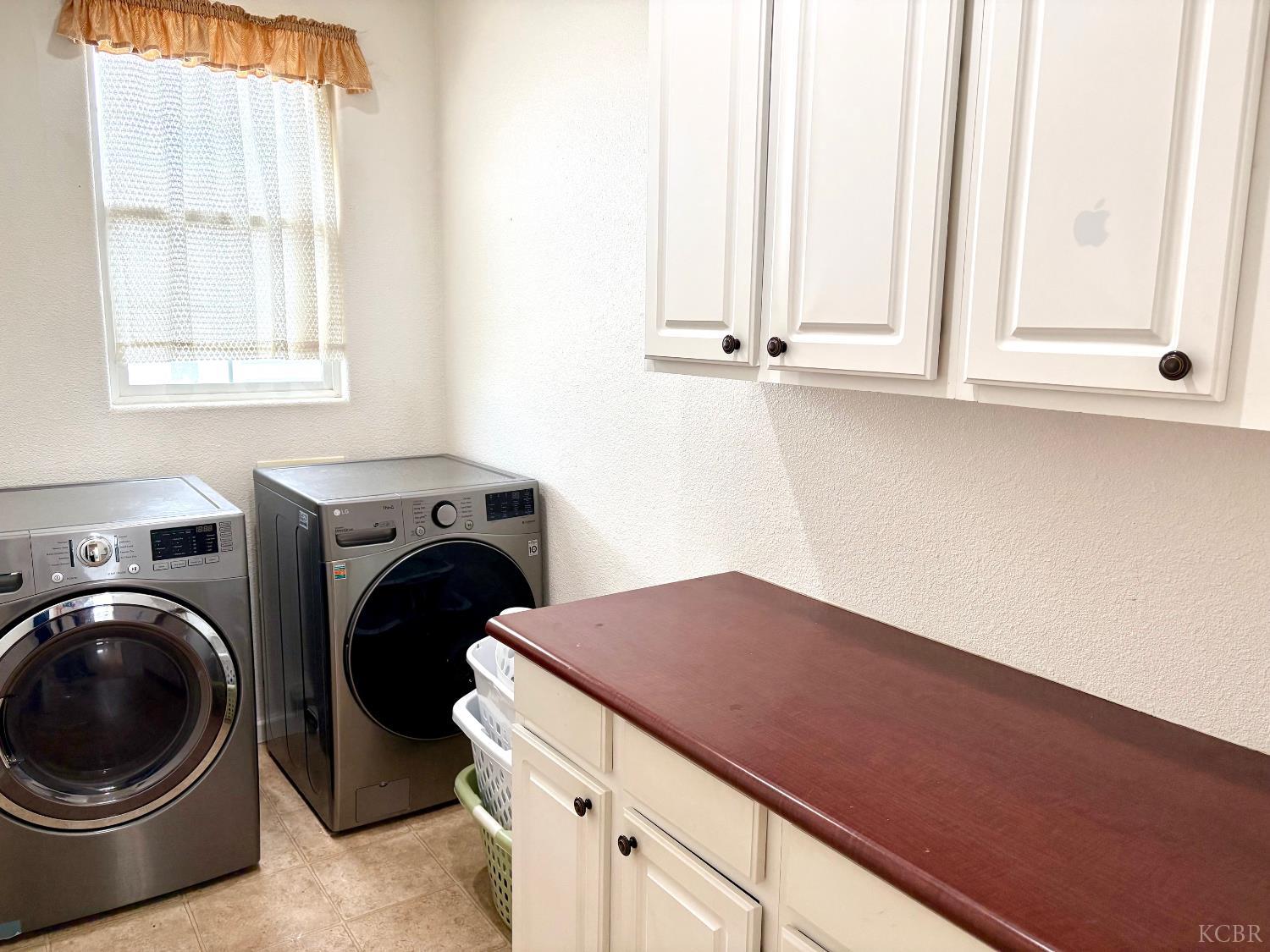 2243 W Franklin Way, Hanford, CA 93230