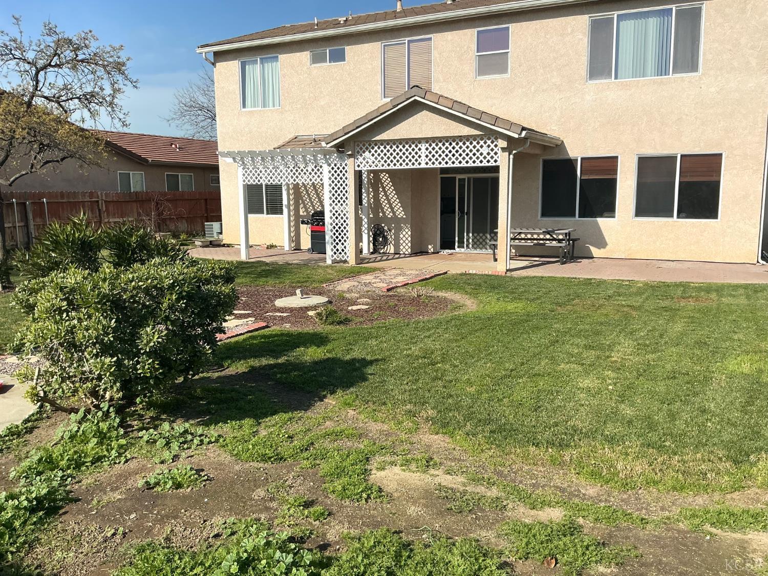 2243 W Franklin Way, Hanford, CA 93230