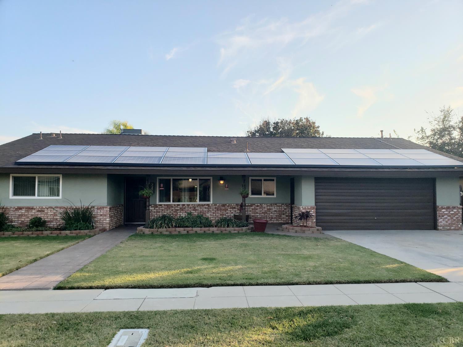 3279 W Luna Dr, Riverdale, CA 93656