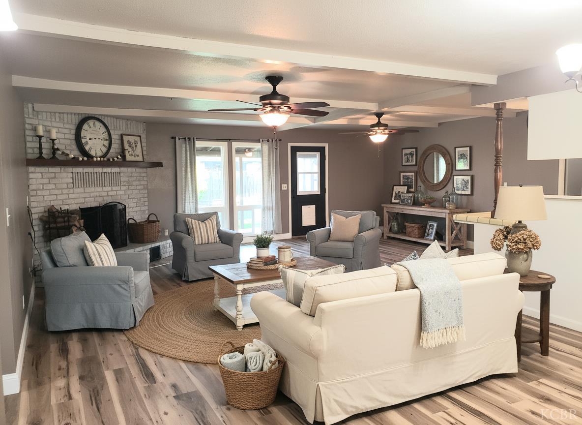 3279 W Luna Dr, Riverdale, CA 93656