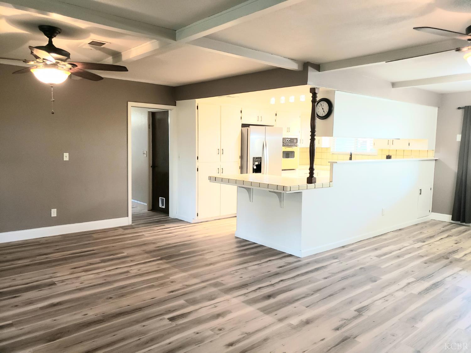 3279 W Luna Dr, Riverdale, CA 93656