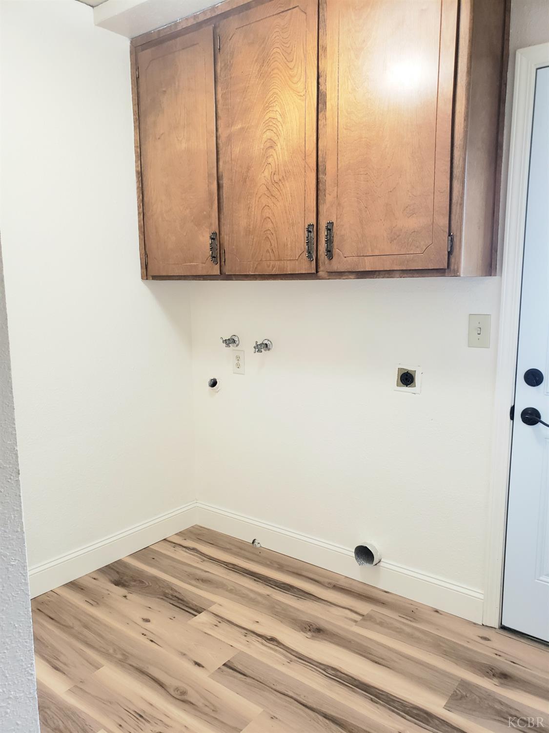 3279 W Luna Dr, Riverdale, CA 93656