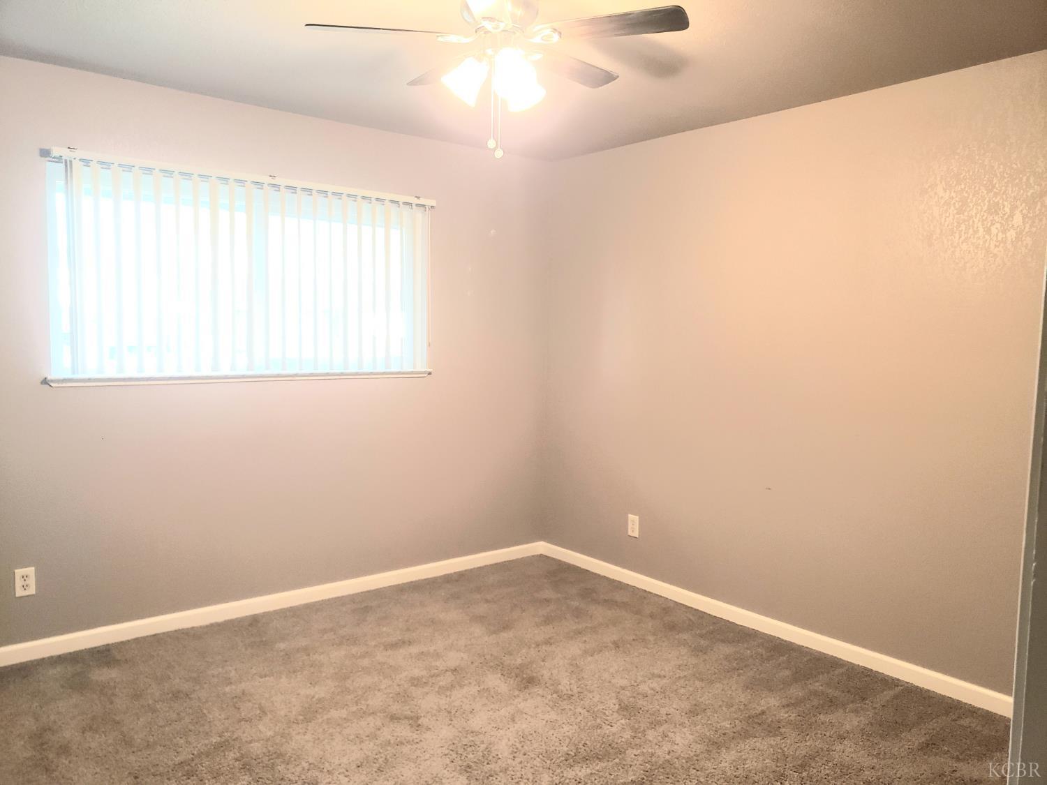 3279 W Luna Dr, Riverdale, CA 93656