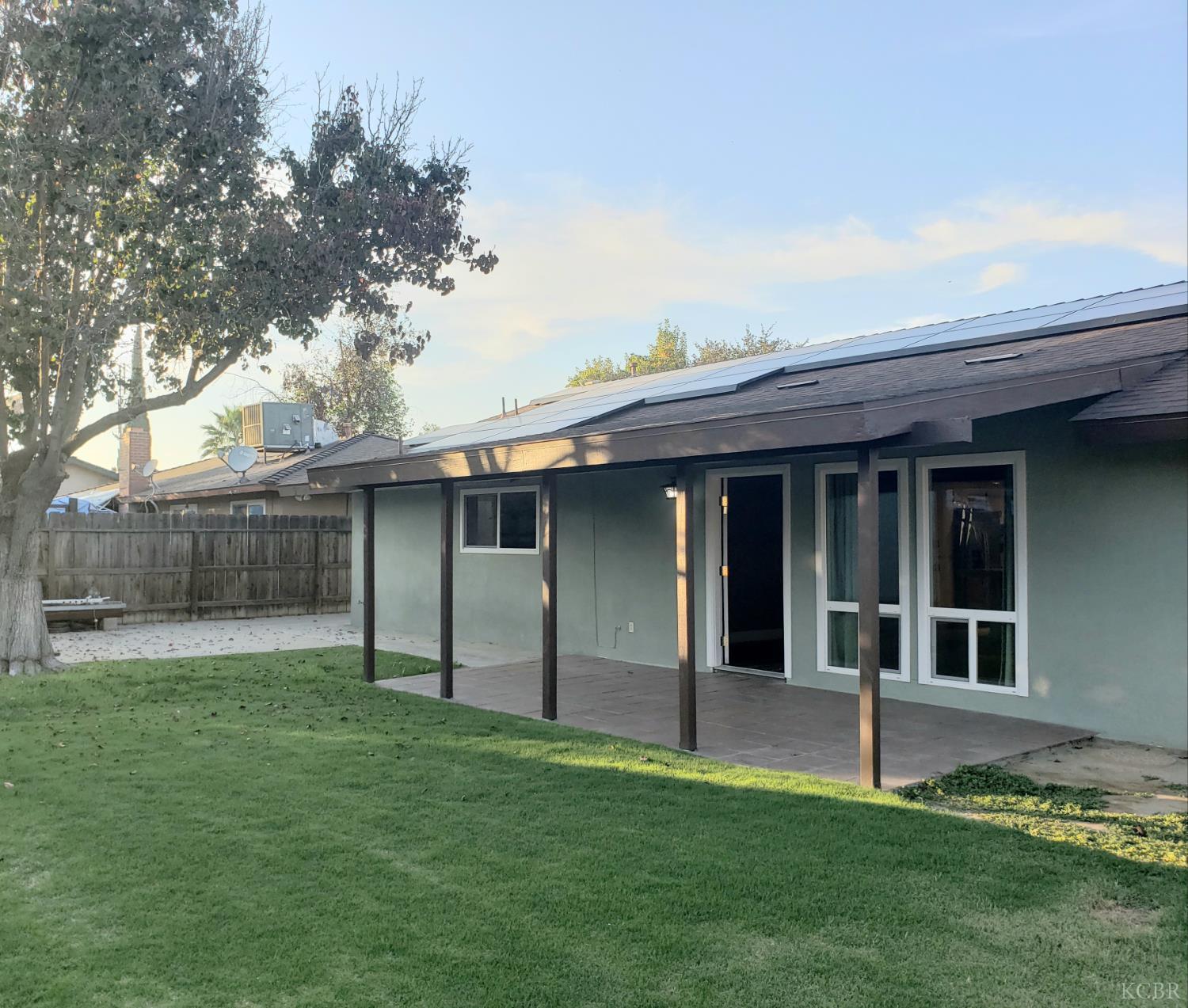 3279 W Luna Dr, Riverdale, CA 93656