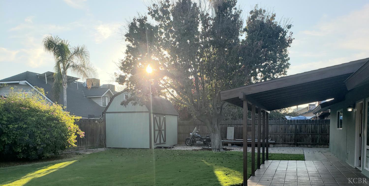 3279 W Luna Dr, Riverdale, CA 93656