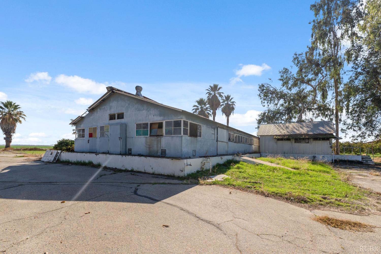 15502 10th Ave, Hanford, CA 93230