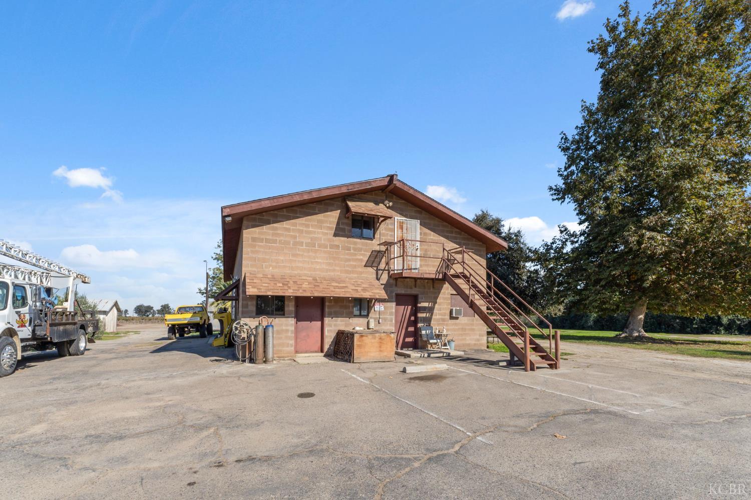 15502 10th Ave, Hanford, CA 93230