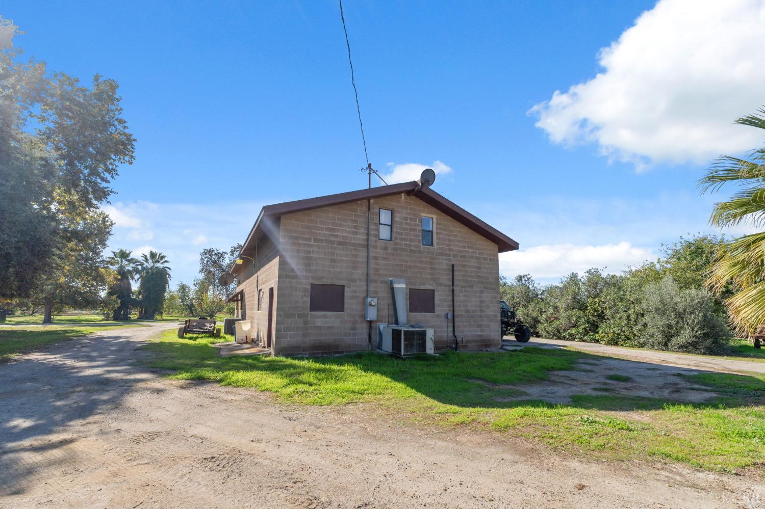 15502 10th Ave, Hanford, CA 93230