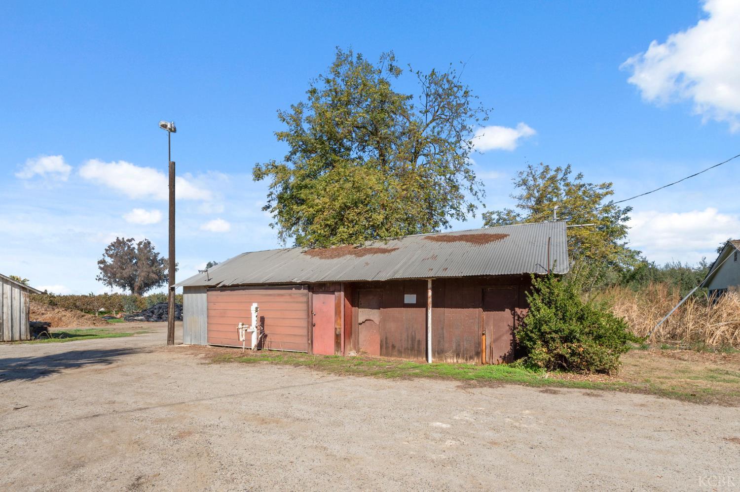 15502 10th Ave, Hanford, CA 93230