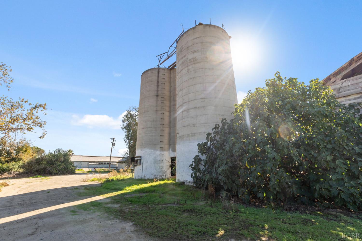 15502 10th Ave, Hanford, CA 93230