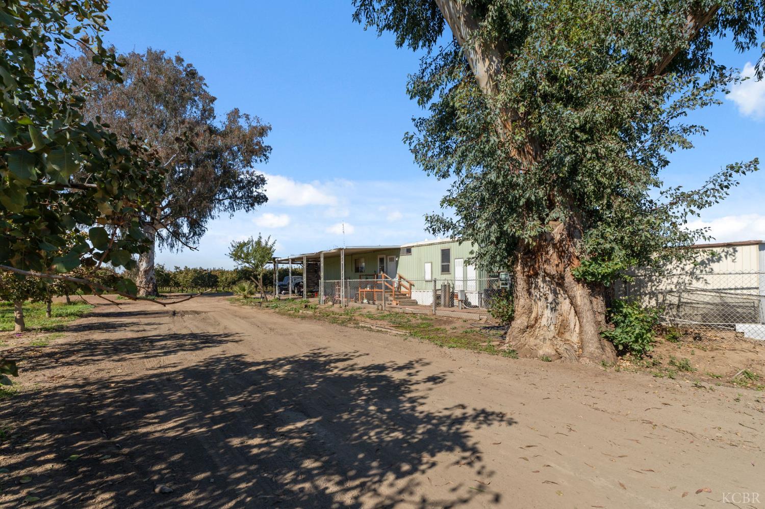 15502 10th Ave, Hanford, CA 93230