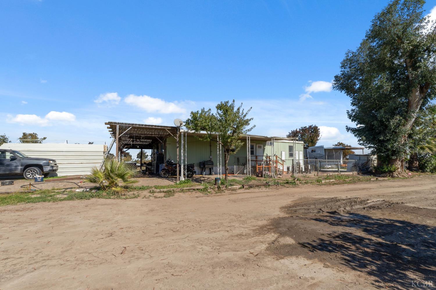 15502 10th Ave, Hanford, CA 93230