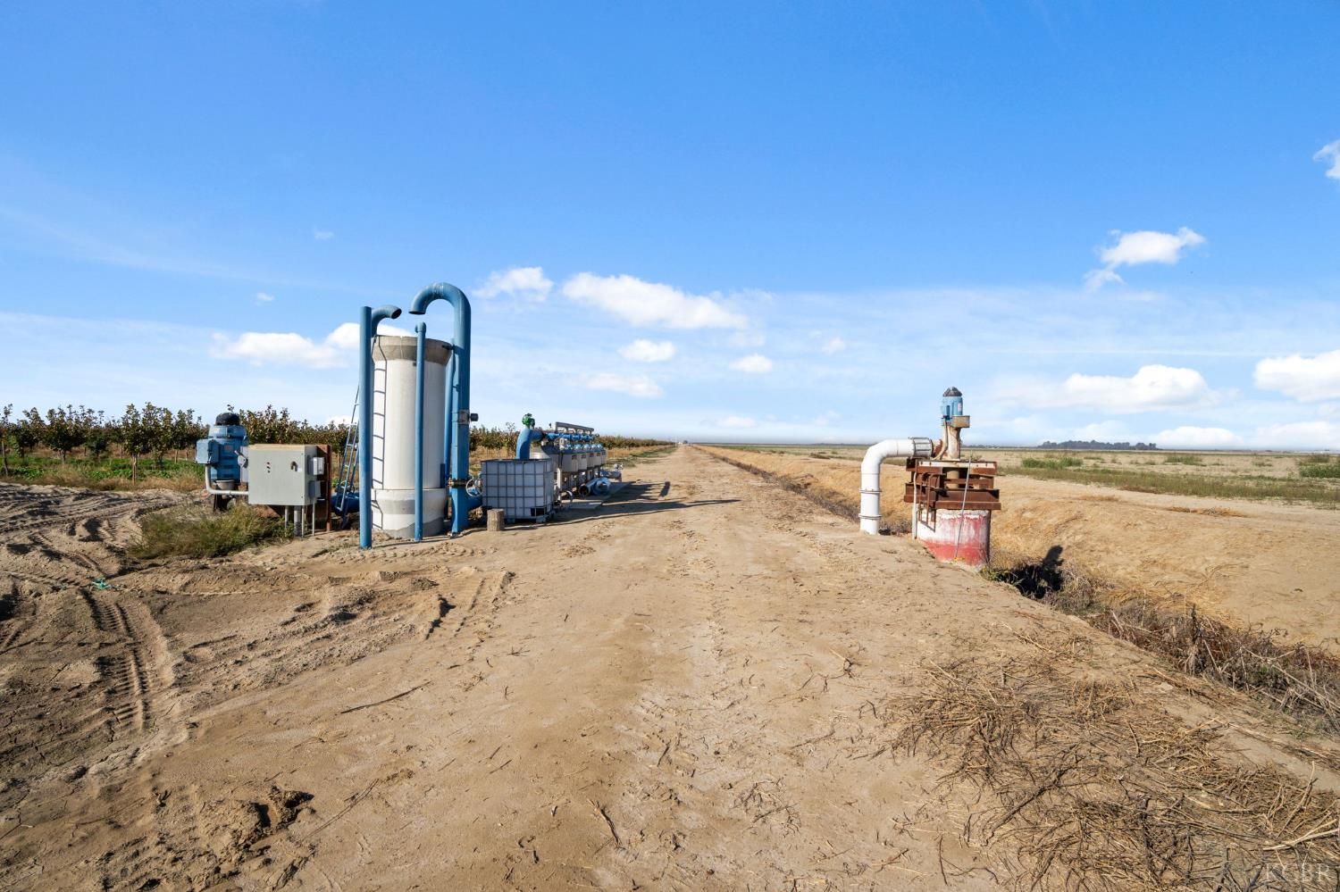 15502 10th Ave, Hanford, CA 93230