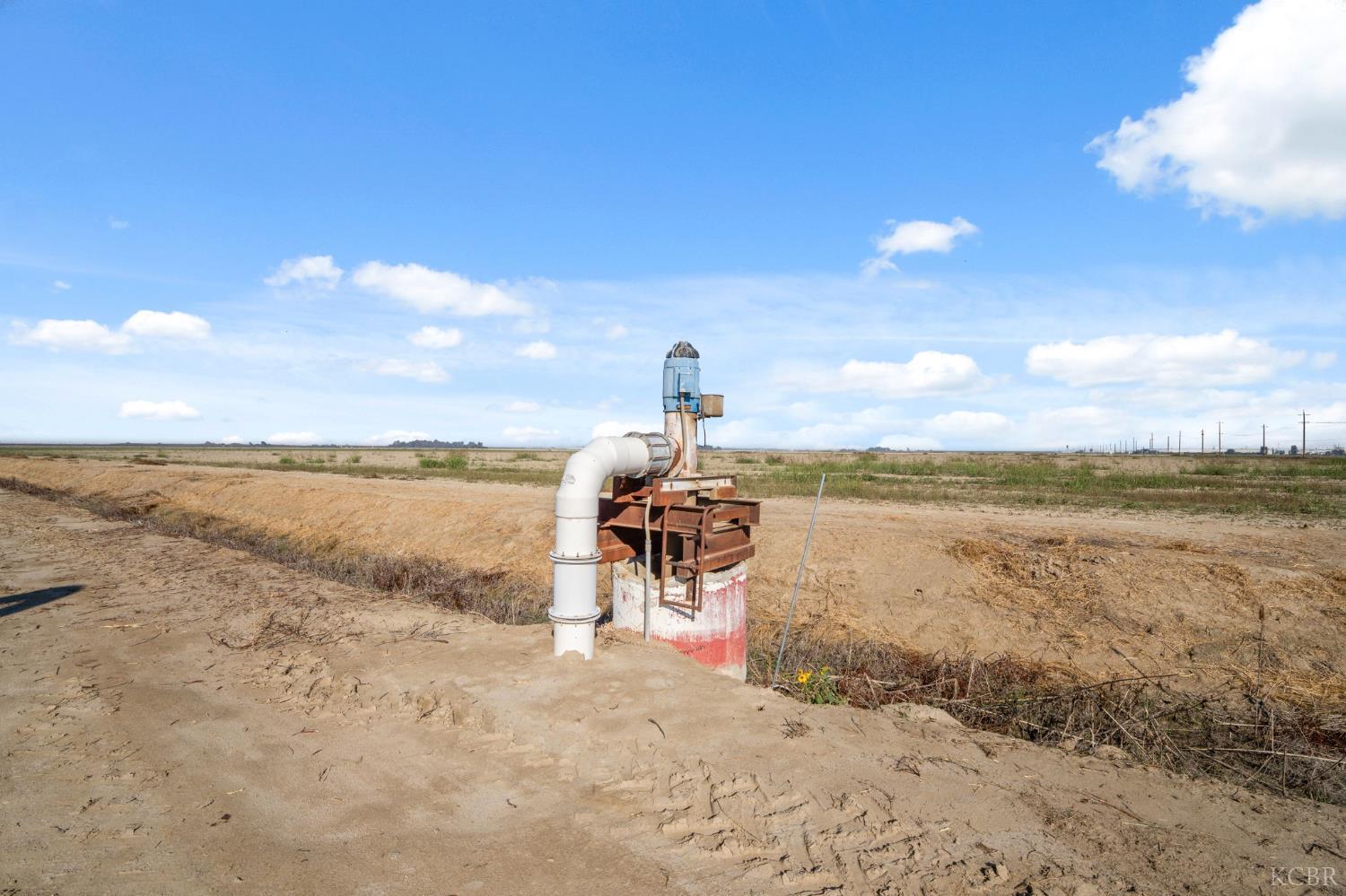 15502 10th Ave, Hanford, CA 93230