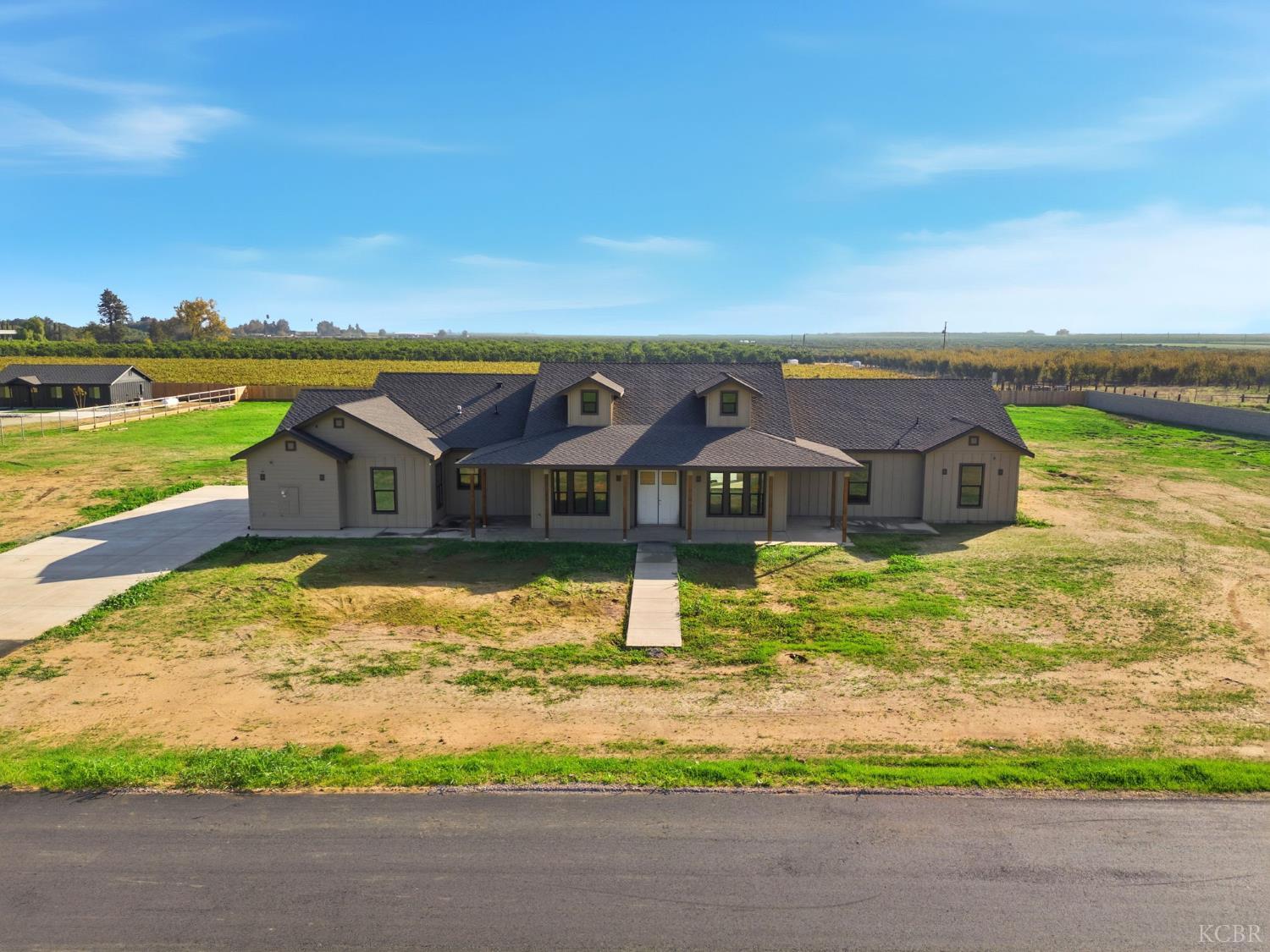 605 S Anderson B Rd, Exeter, CA 93221