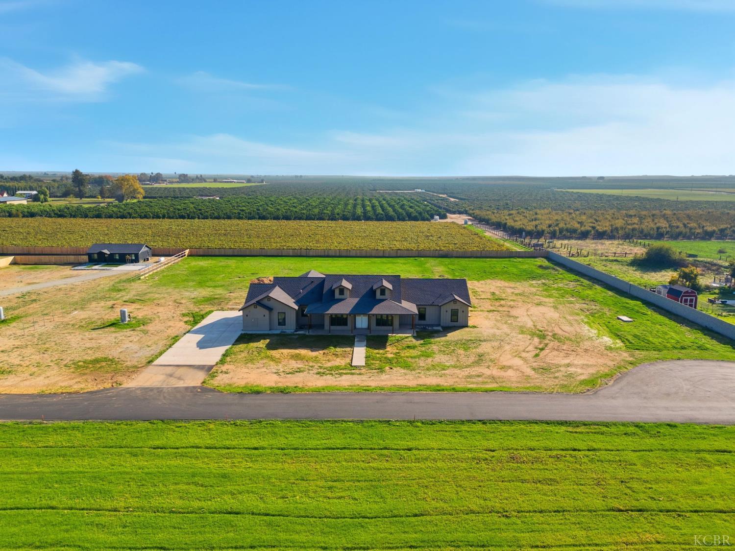 605 S Anderson B Rd, Exeter, CA 93221