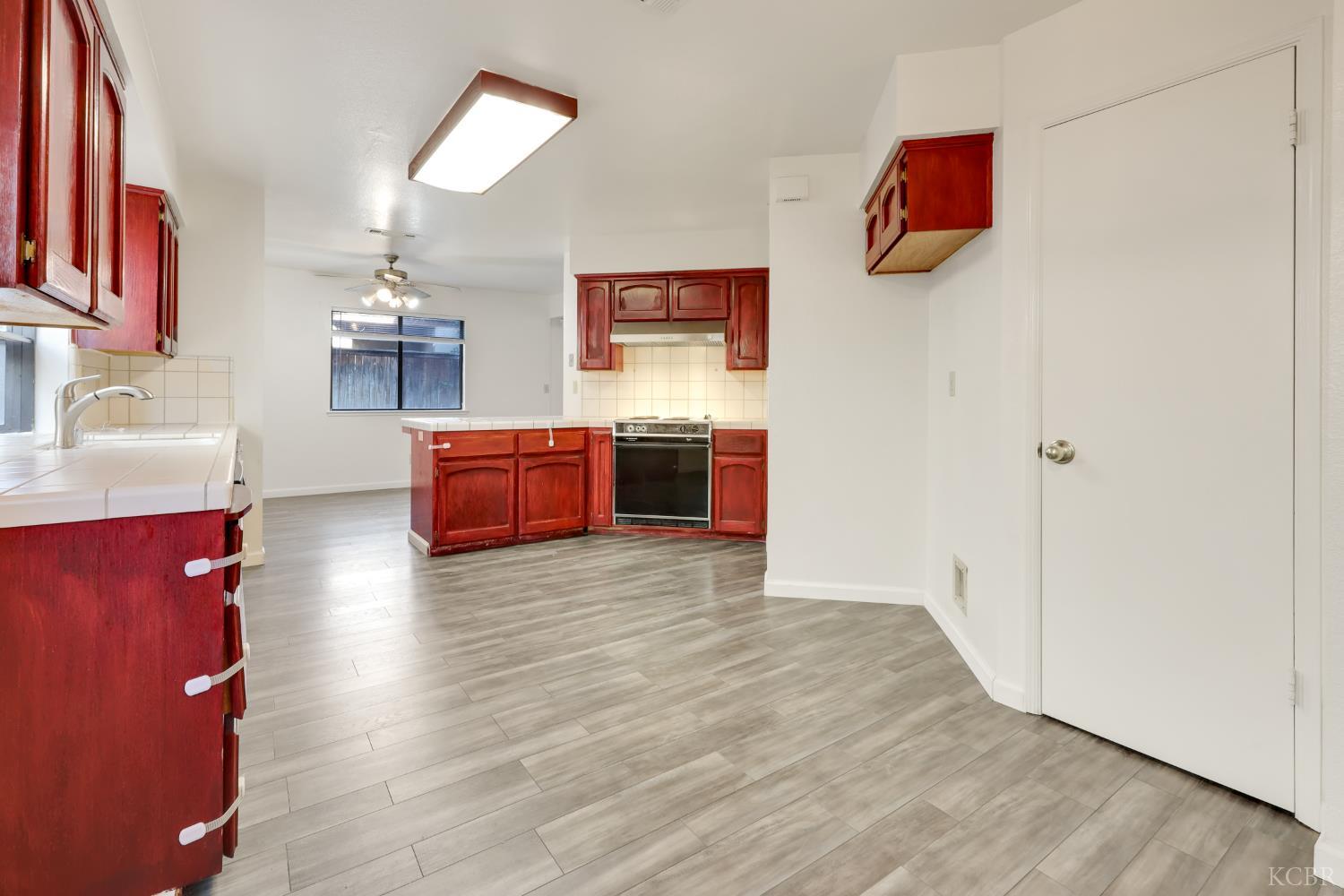 503 E Alluvial Ave, Fresno, CA 93720