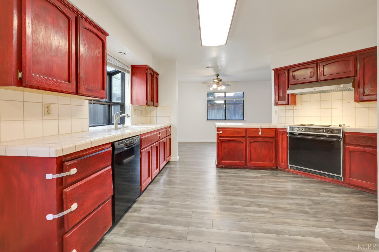 503 E Alluvial Ave, Fresno, CA 93720