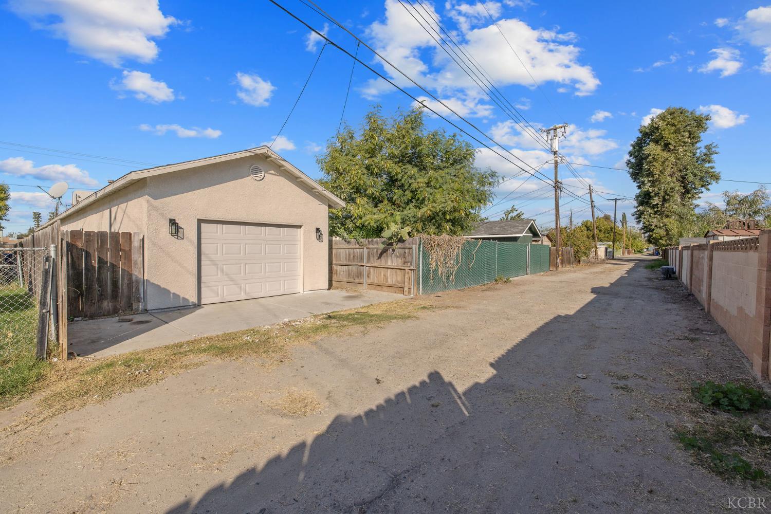 1633 Chase Ave, Corcoran, CA 93212