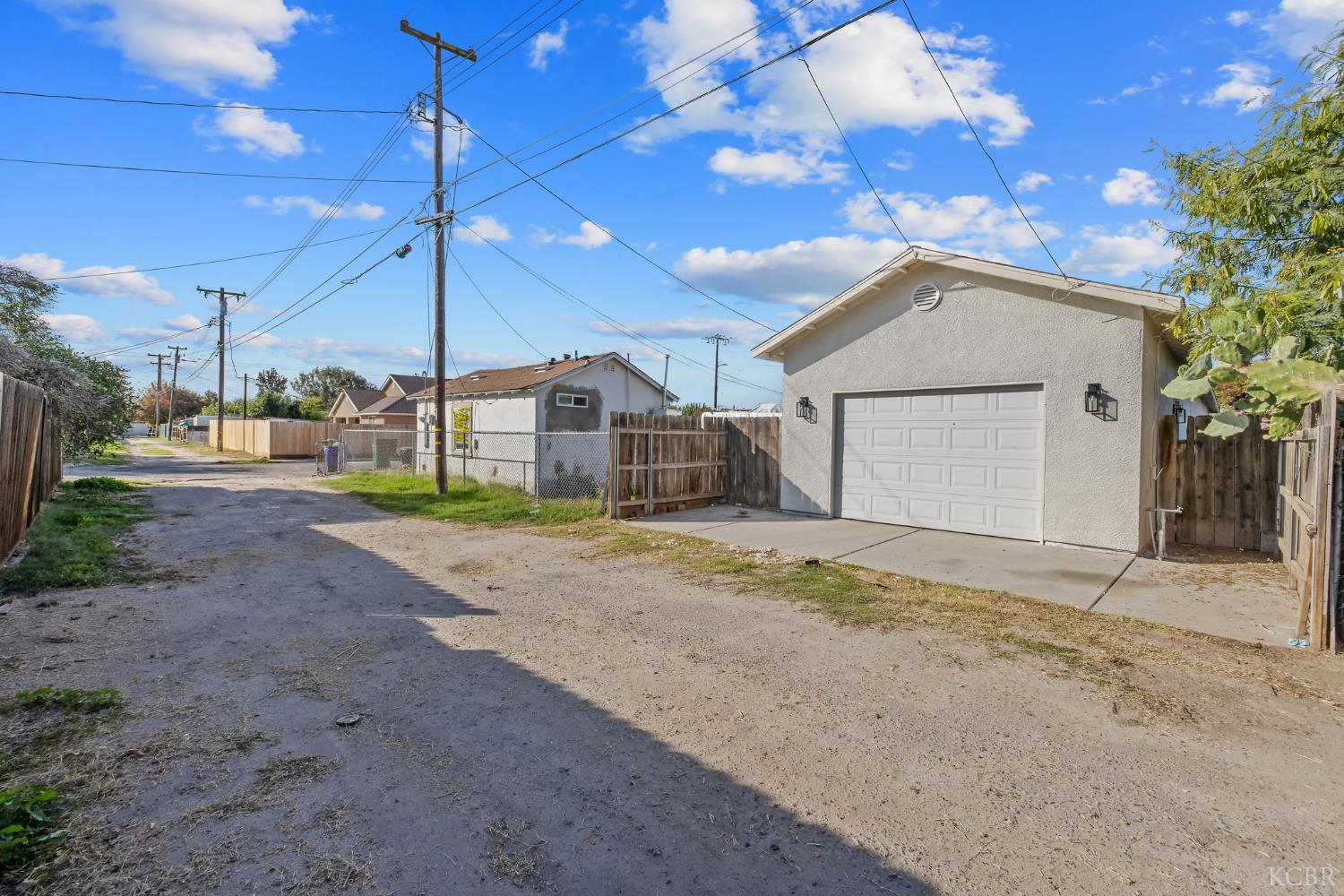 1633 Chase Ave, Corcoran, CA 93212