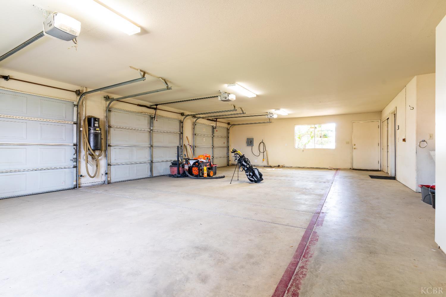 11249 Houston Ave, Hanford, CA 93230