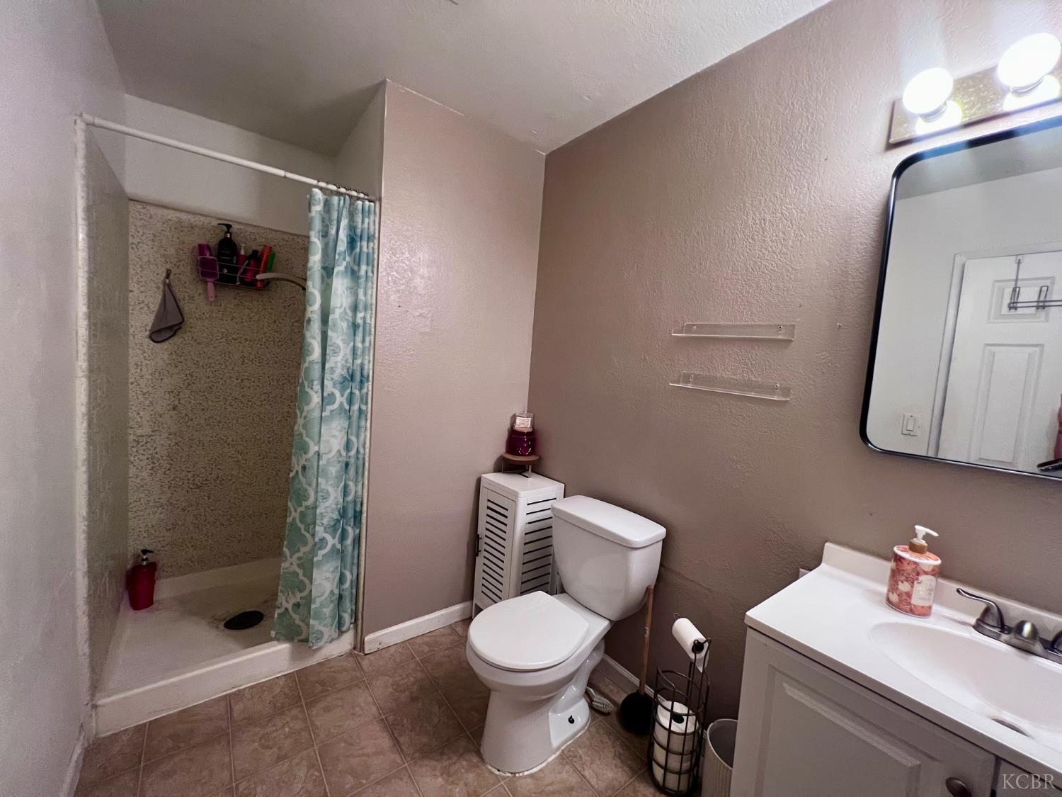 1239 Chittenden Ave, Corcoran, CA 93212