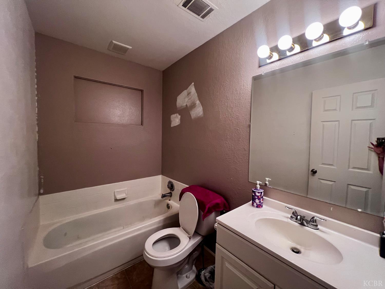 1239 Chittenden Ave, Corcoran, CA 93212