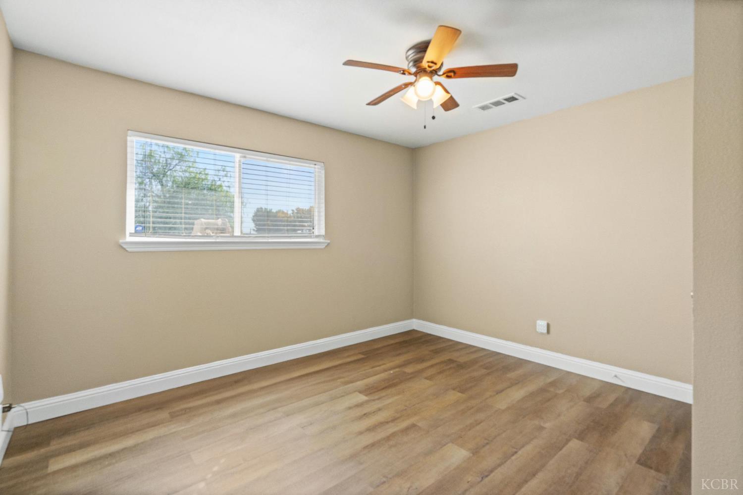 18213 SW Iowa Avenue, Lemoore, CA 93245