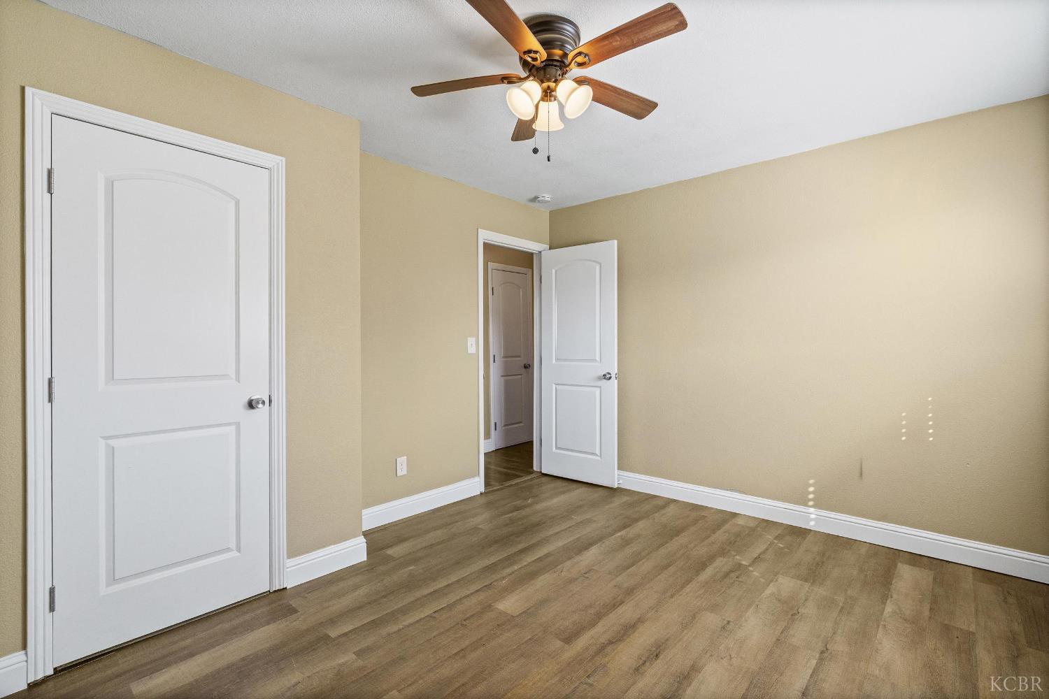 18213 SW Iowa Avenue, Lemoore, CA 93245