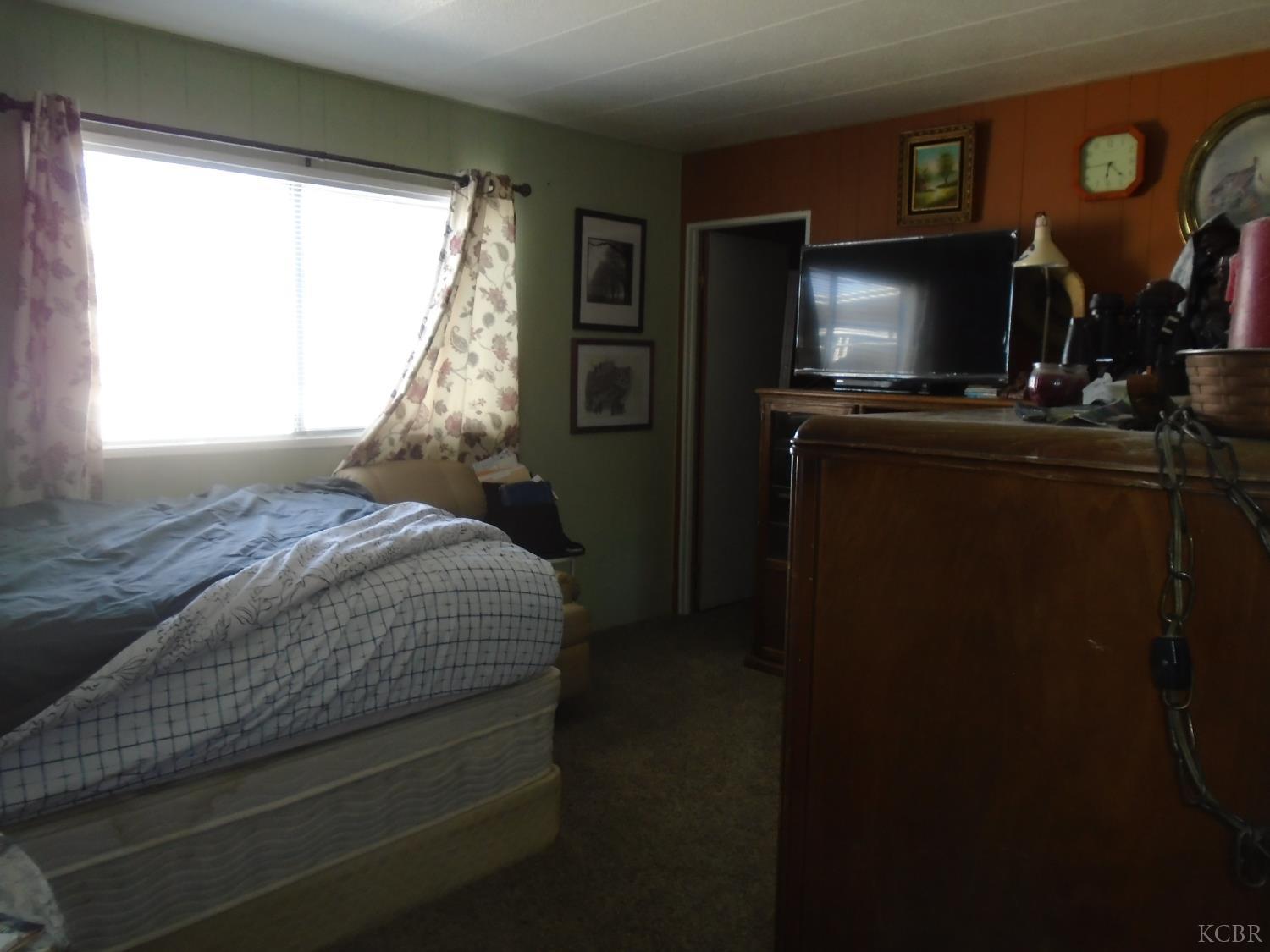 852 #2 E Grangeville Spc 2 Blvd, Hanford, CA 93230