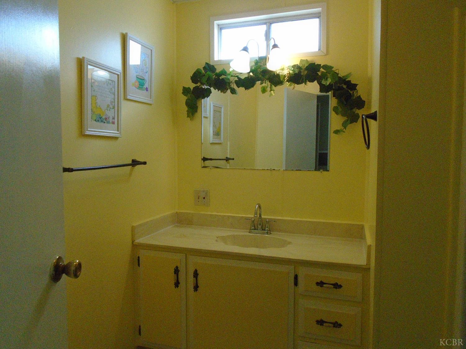852 #2 E Grangeville Spc 2 Blvd, Hanford, CA 93230