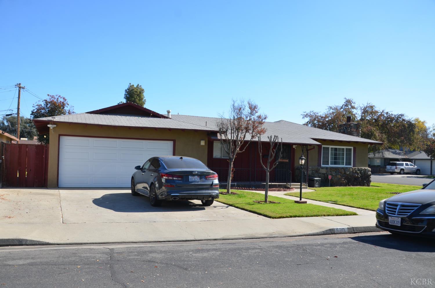 320 Byron Ct, Lemoore, CA 93245