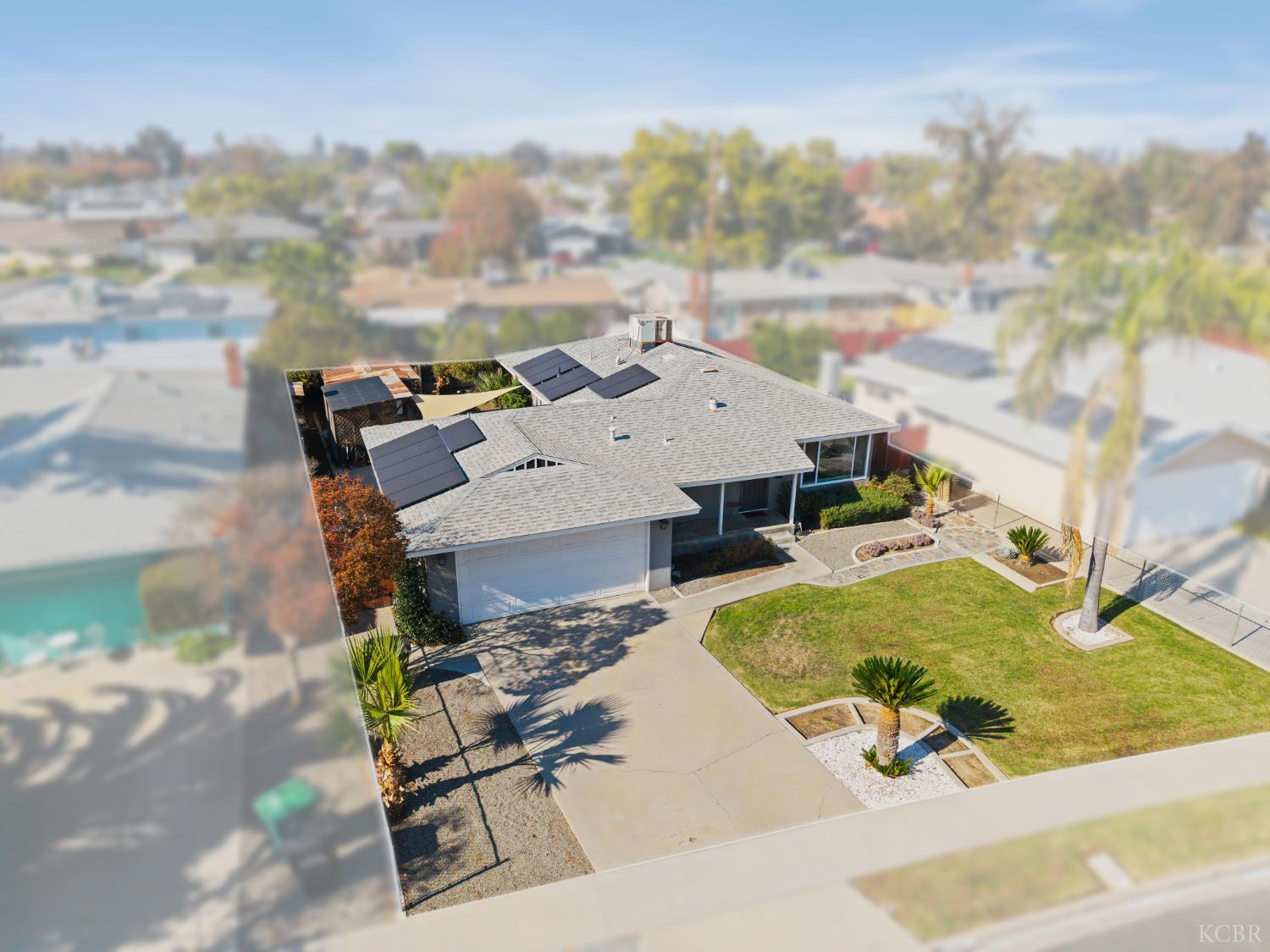 1916 N Burl Dr, Hanford, CA 93230