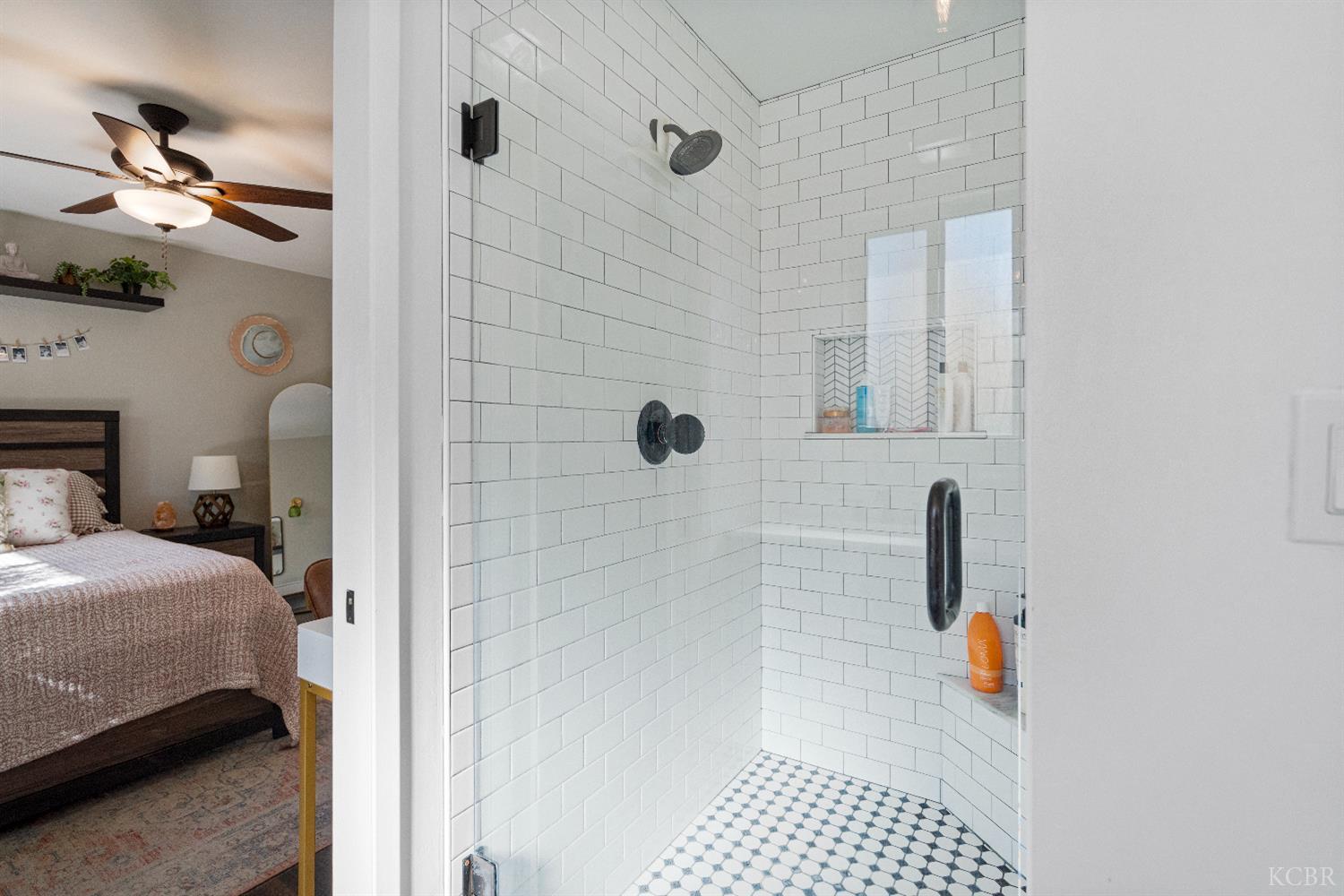 1916 N Burl Dr, Hanford, CA 93230