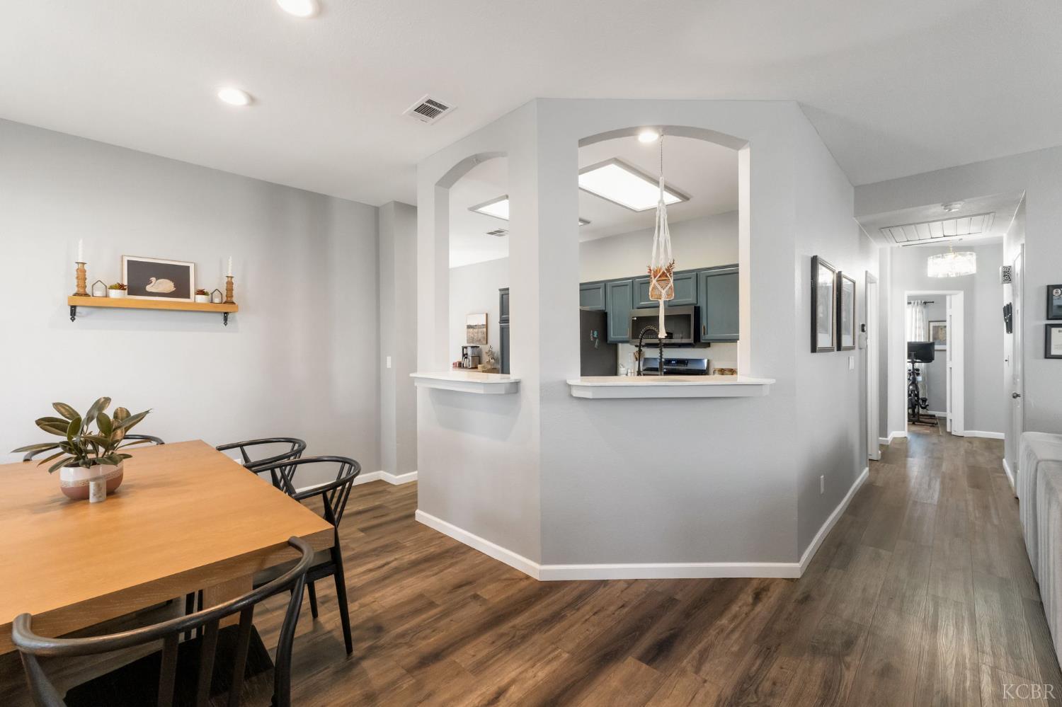 711 N Sacramento St, Tulare, CA 93274