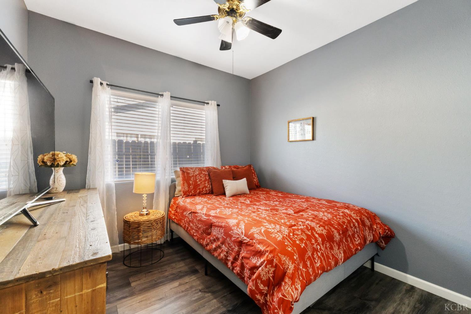 711 N Sacramento St, Tulare, CA 93274