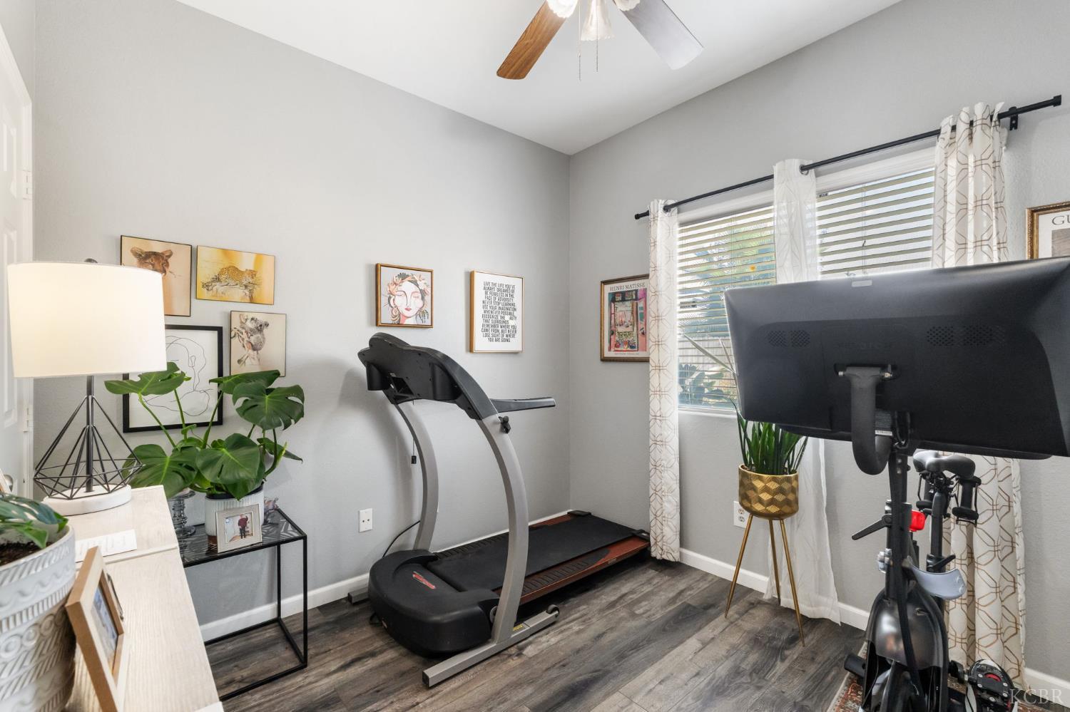 711 N Sacramento St, Tulare, CA 93274