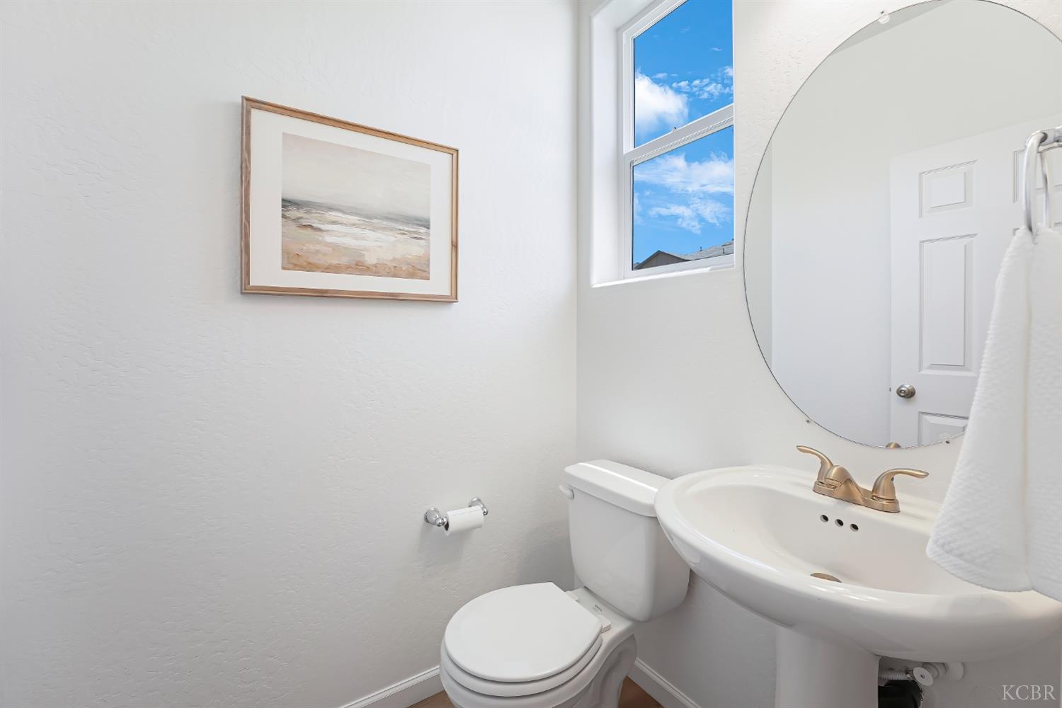 1057 Buena Vista Ln, Hanford, CA 93230