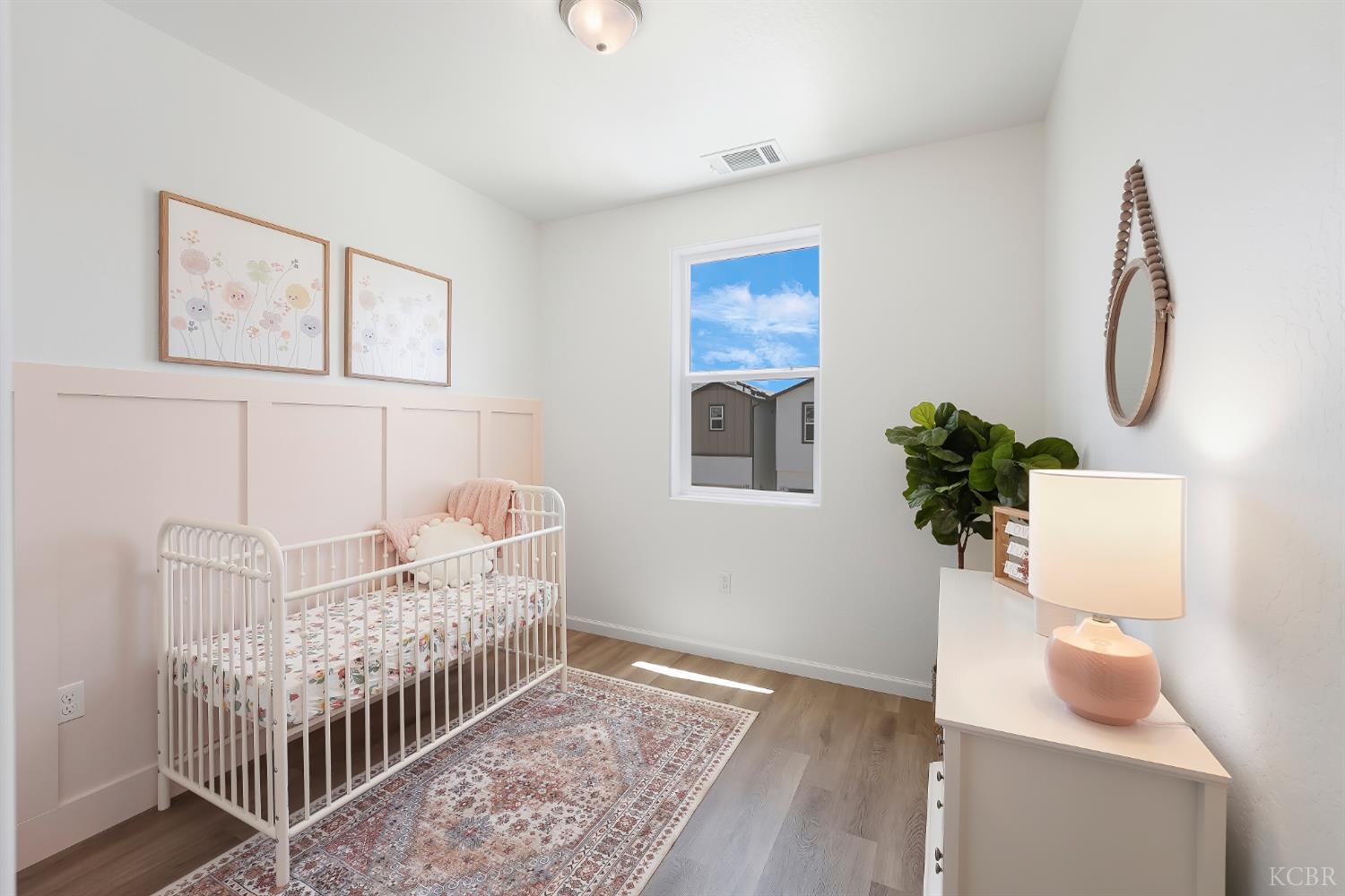 1057 Buena Vista Ln, Hanford, CA 93230