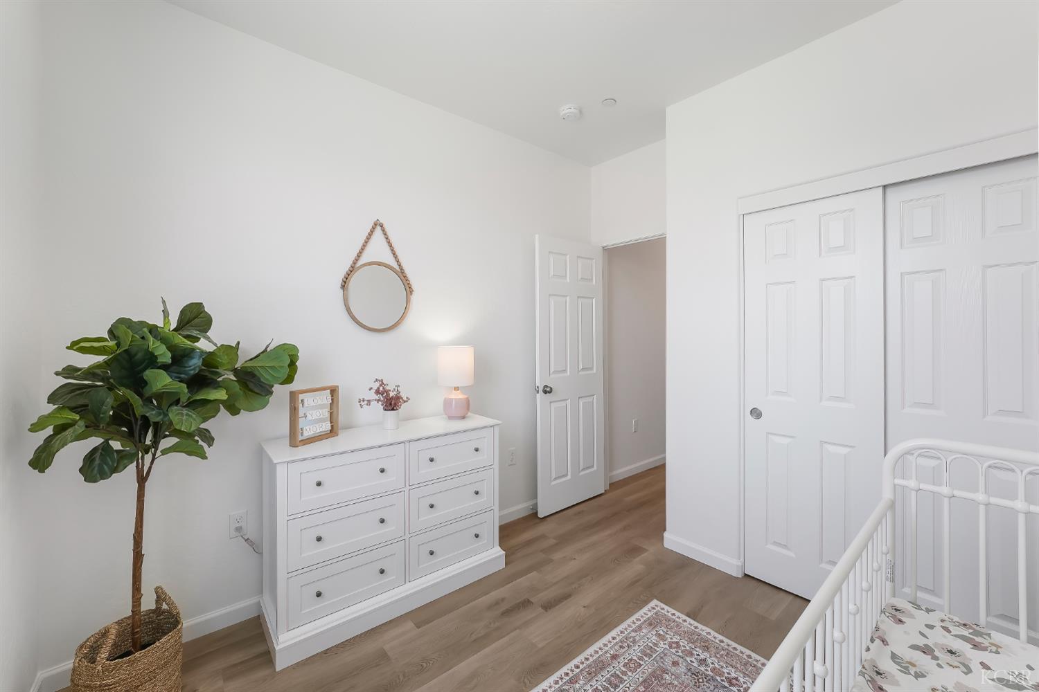 1057 Buena Vista Ln, Hanford, CA 93230