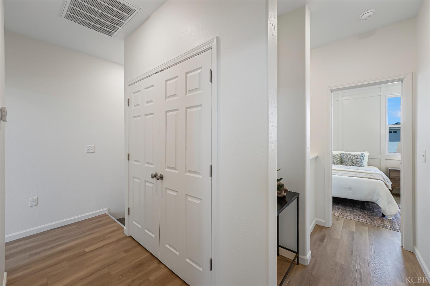 1057 Buena Vista Ln, Hanford, CA 93230