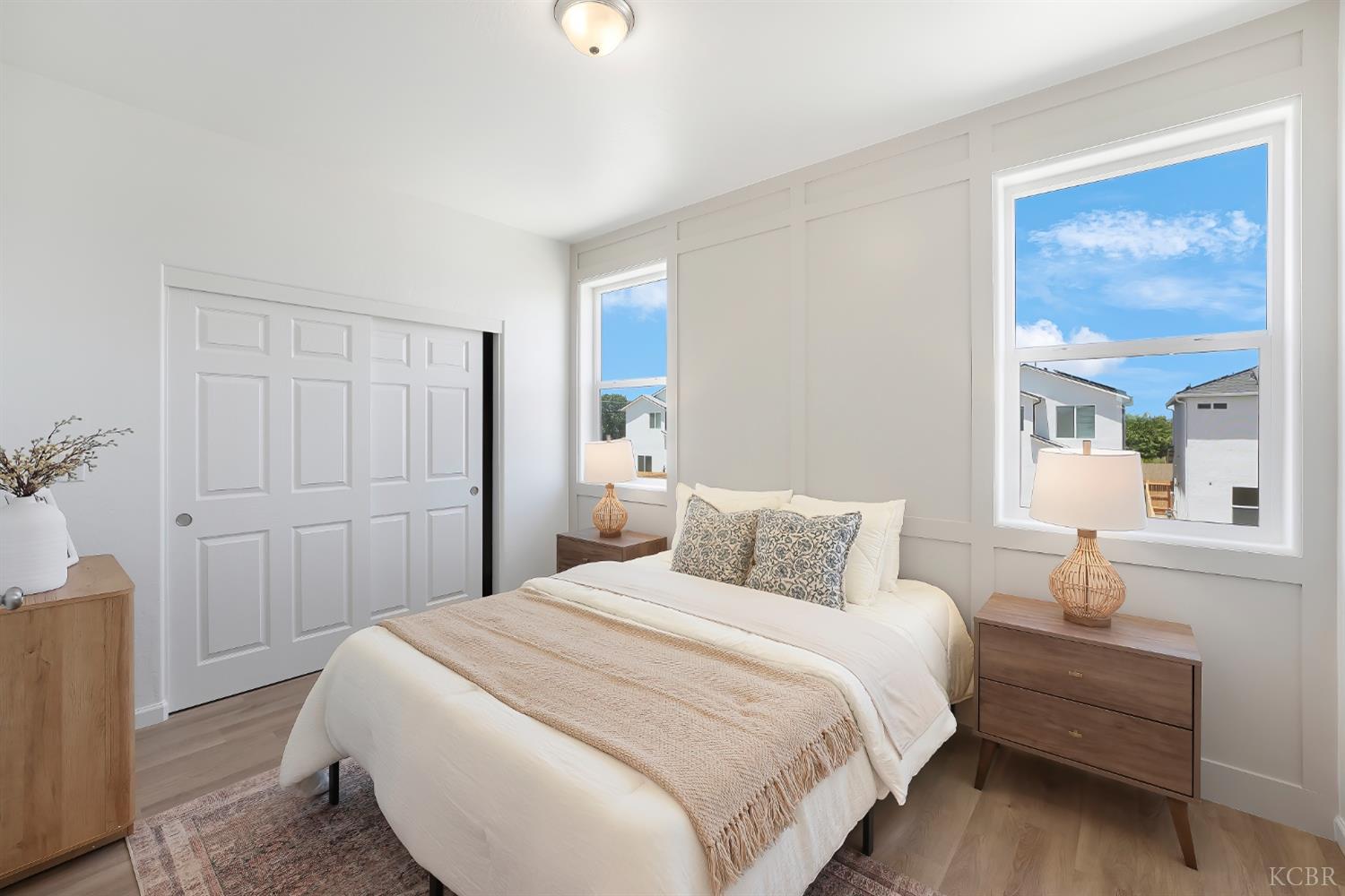 1057 Buena Vista Ln, Hanford, CA 93230