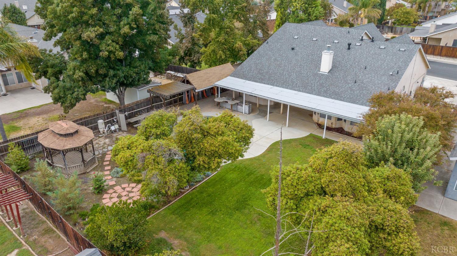 927 W Saffron St, Hanford, CA 93230