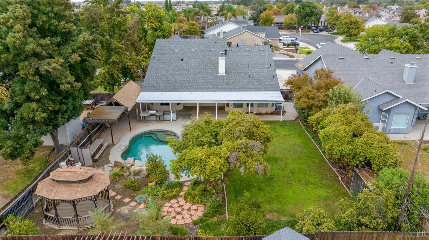 927 W Saffron St, Hanford, CA 93230