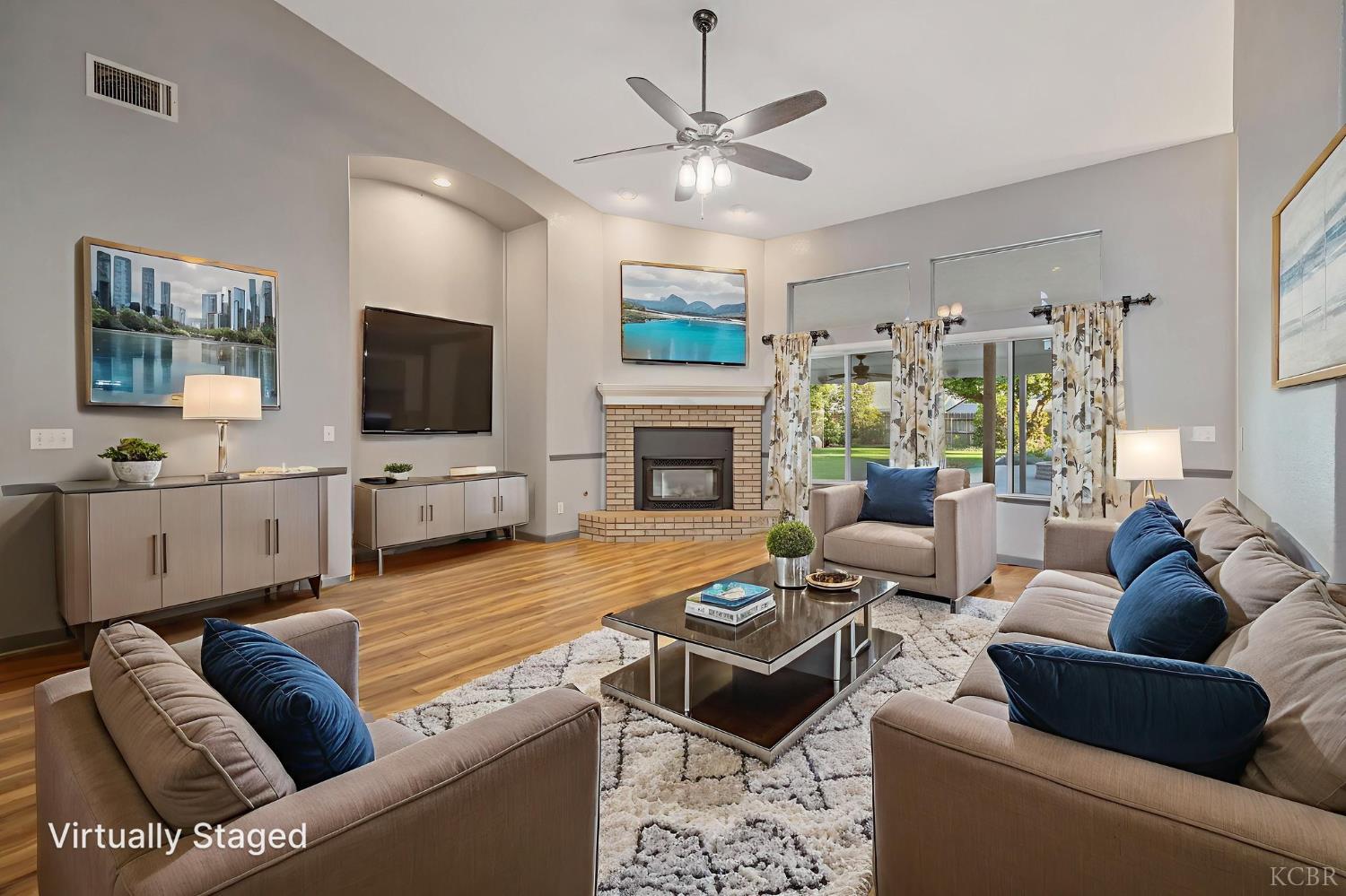 927 W Saffron St, Hanford, CA 93230