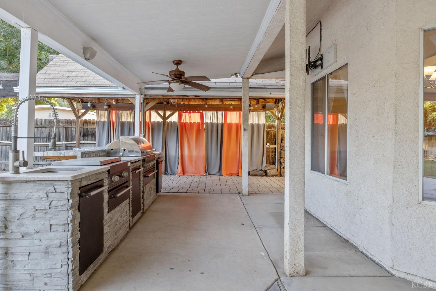 927 W Saffron St, Hanford, CA 93230