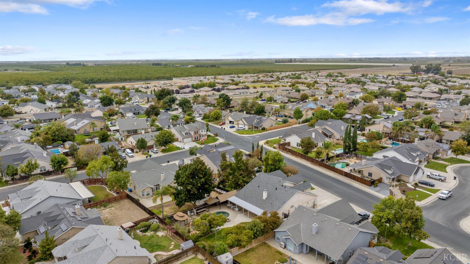 927 W Saffron St, Hanford, CA 93230