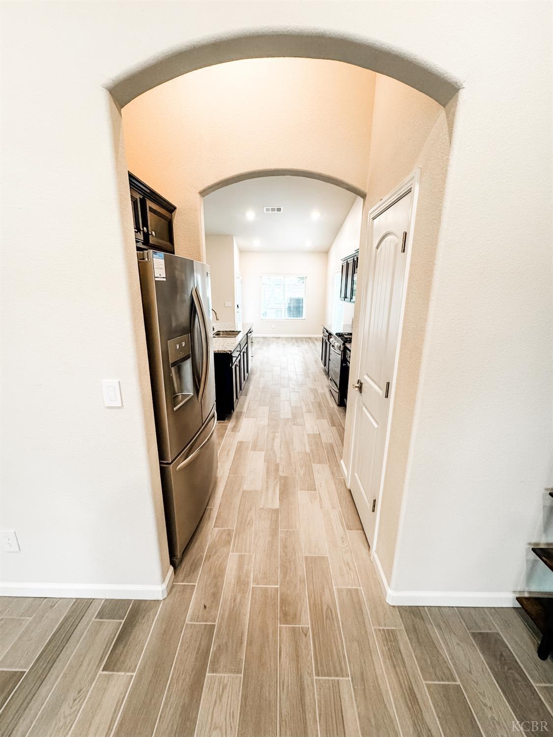 2025 Madeline Dr, Hanford, CA 93230