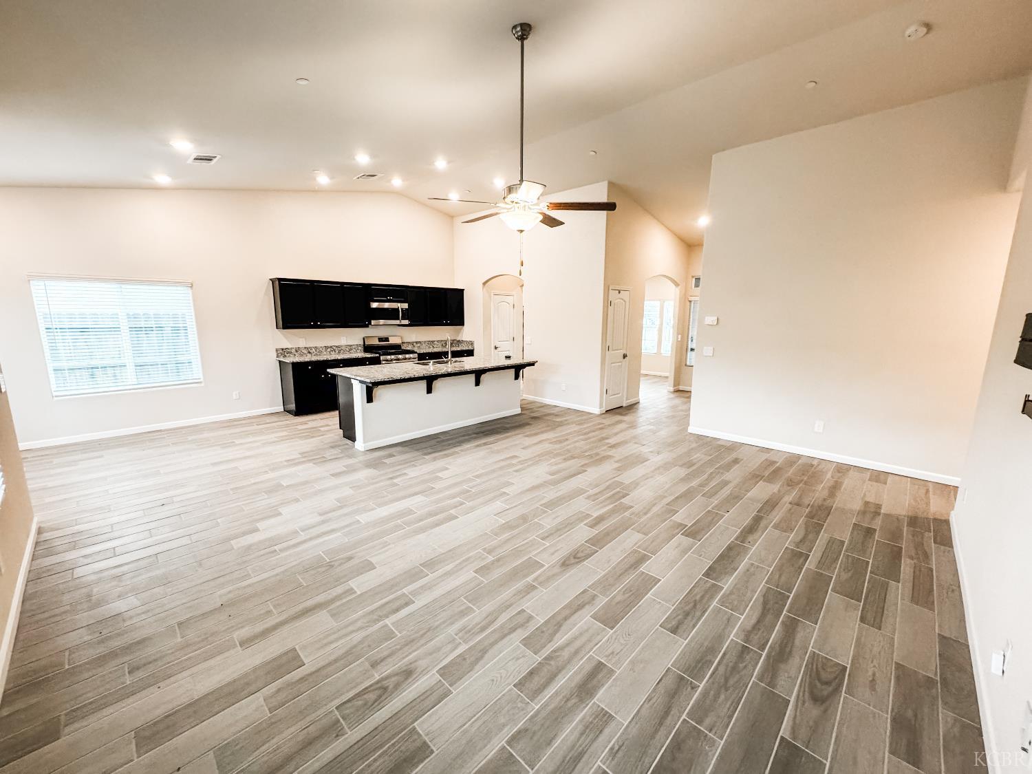 2025 Madeline Dr, Hanford, CA 93230