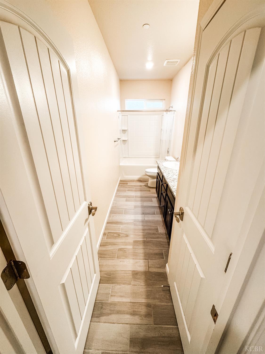 2025 Madeline Dr, Hanford, CA 93230